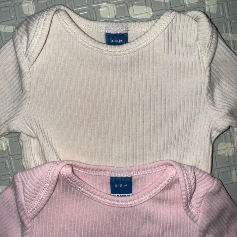 Old Navy Baby Girl Onesie 2 pack 0-3 Months Cream and Pink